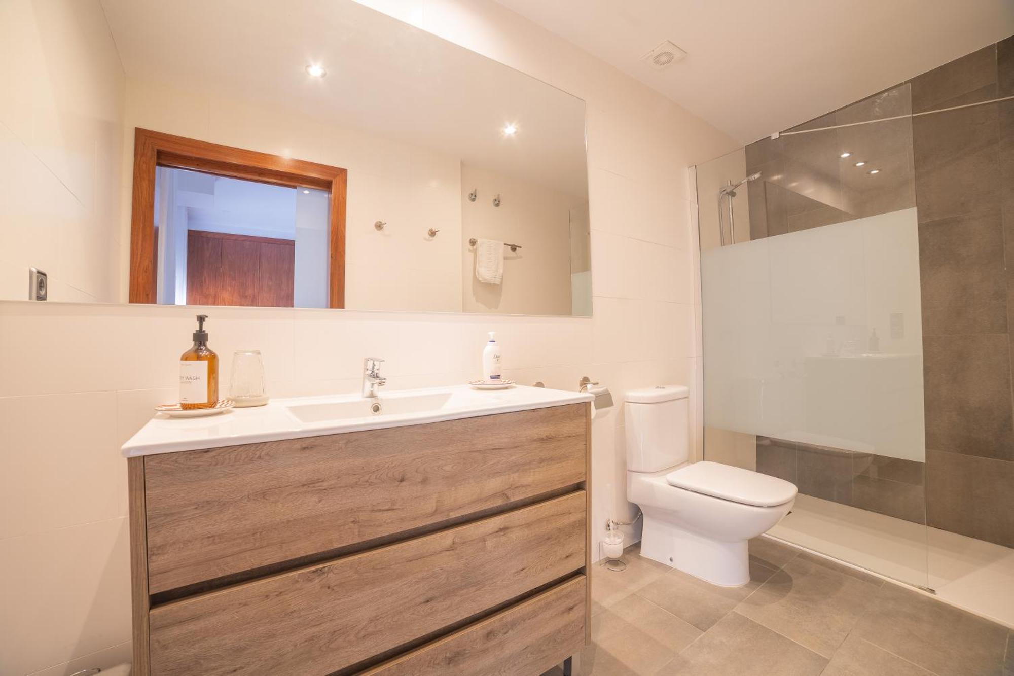 Mazi Apartments Colon Vic Exterior foto